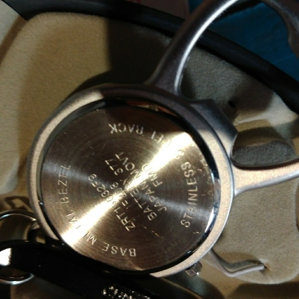 Side  hanging  watch.. - Picture 2 of 3